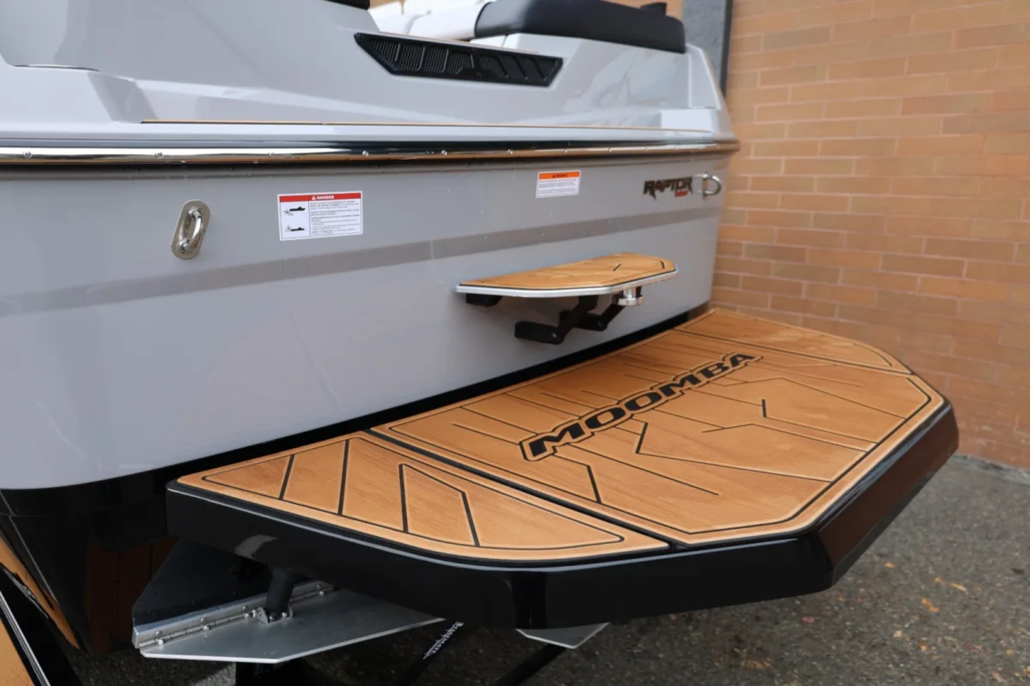 2027 MOOMBA Tykon