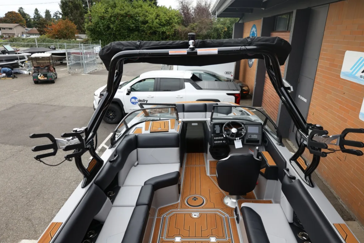 2027 MOOMBA Tykon