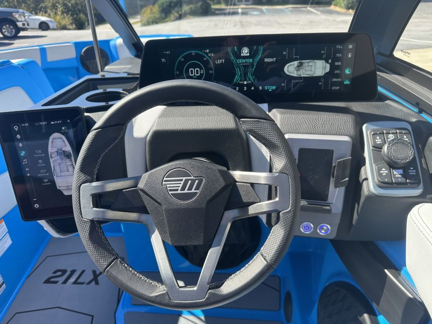 2027 Malibu Boats 21 LX