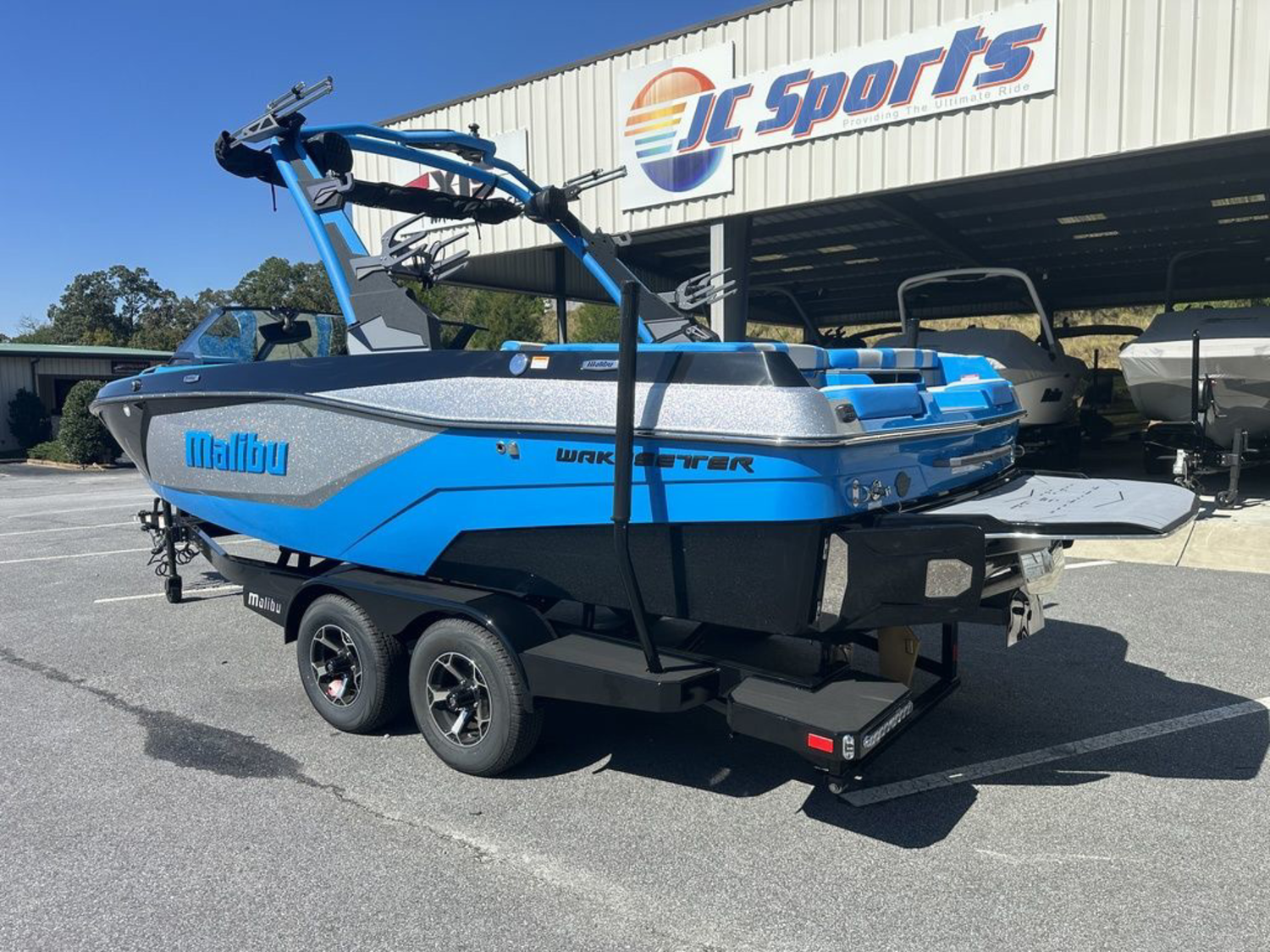 2027 Malibu Boats 21 LX