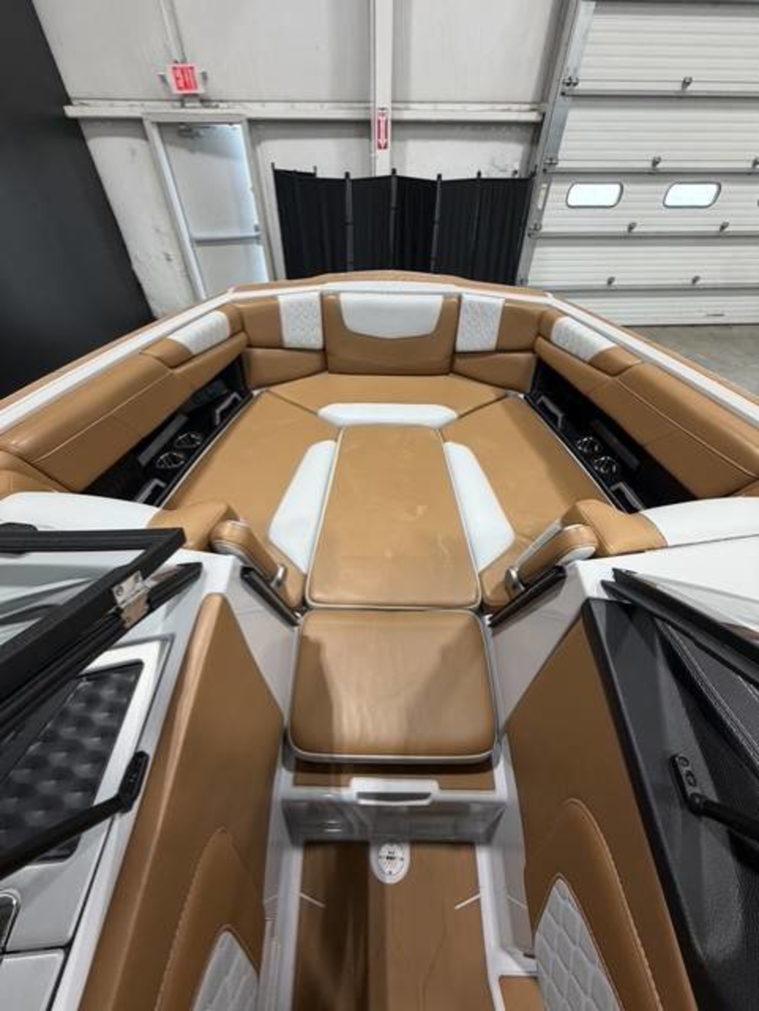 2024 Malibu M220