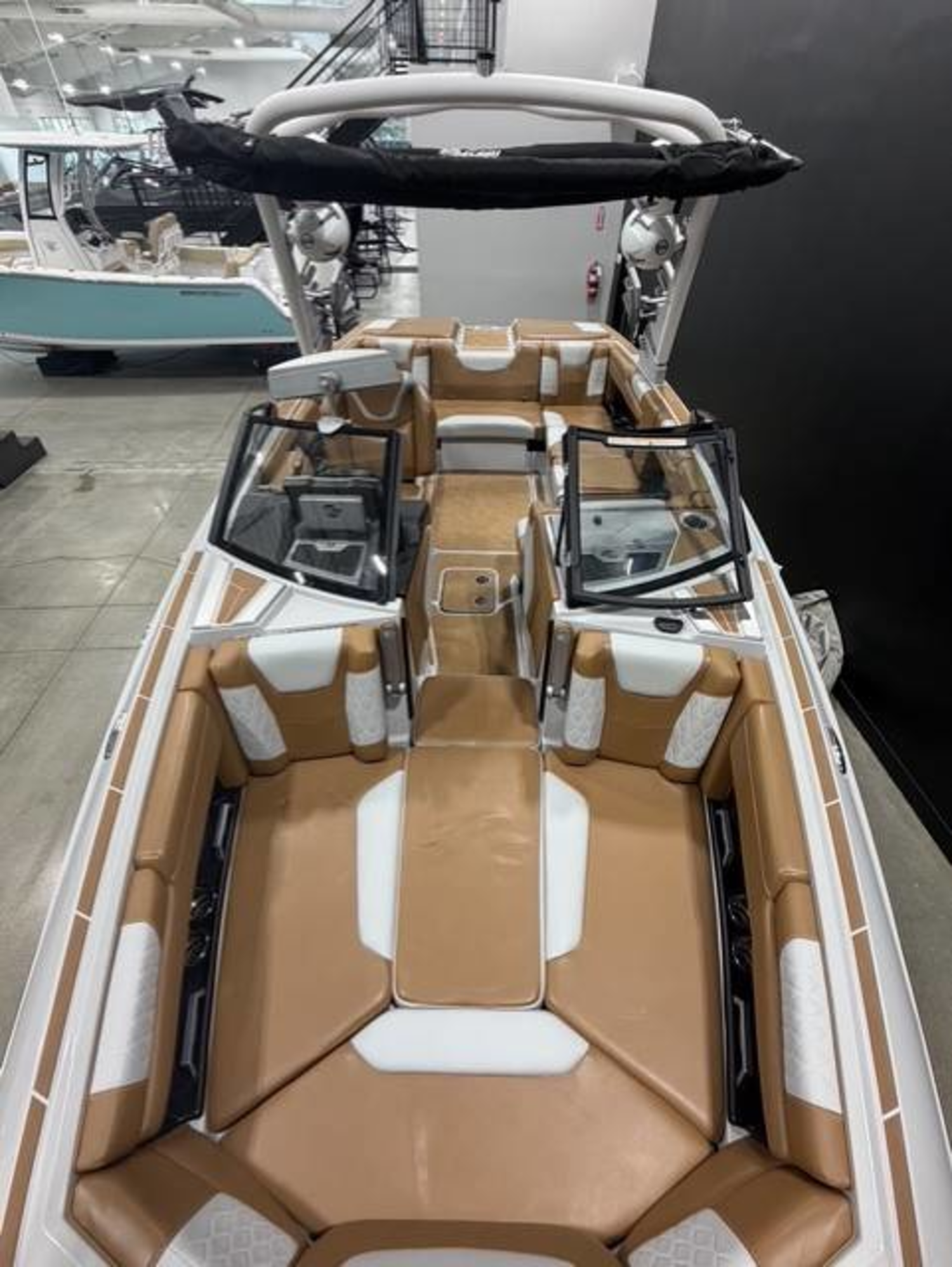 2024 Malibu M220