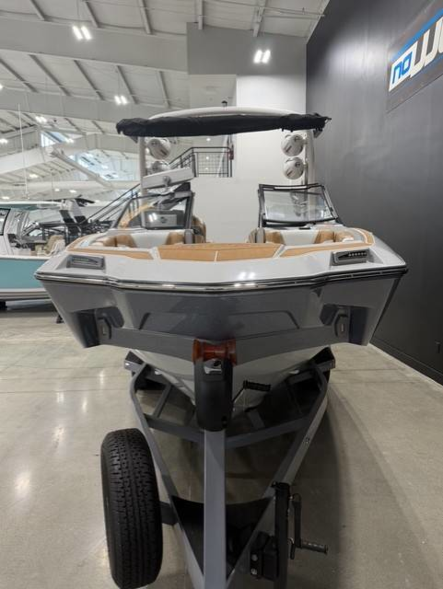2024 Malibu M220
