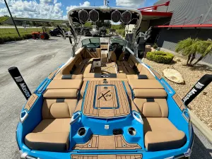 2021-mastercraft-x24-147596-image10