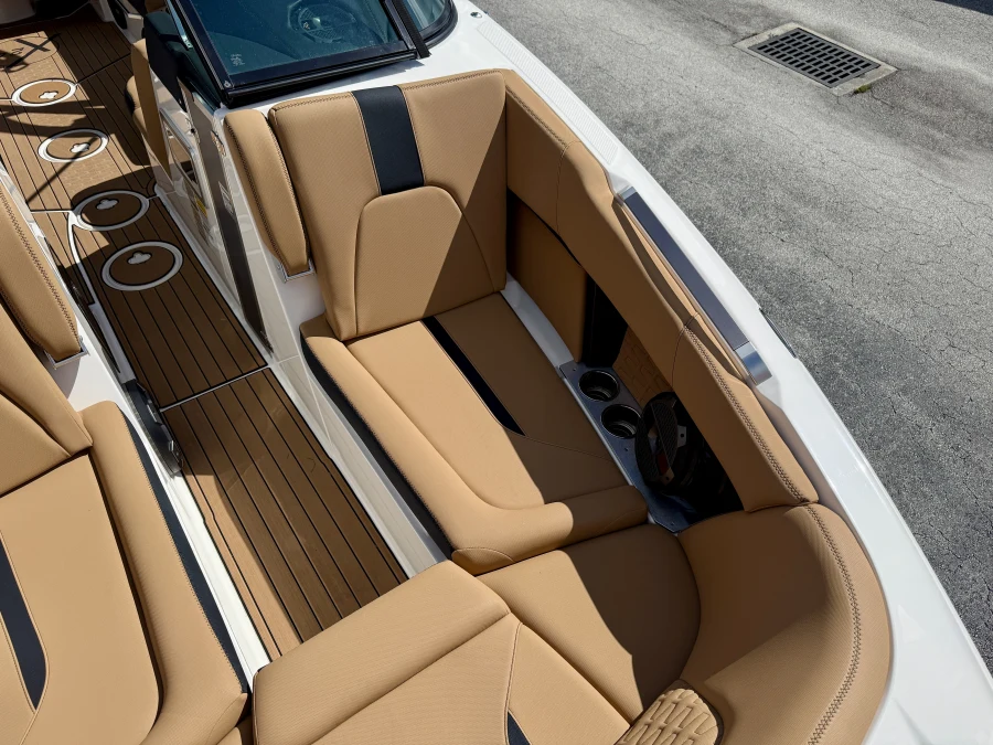 2021-mastercraft-x24-147596-image14
