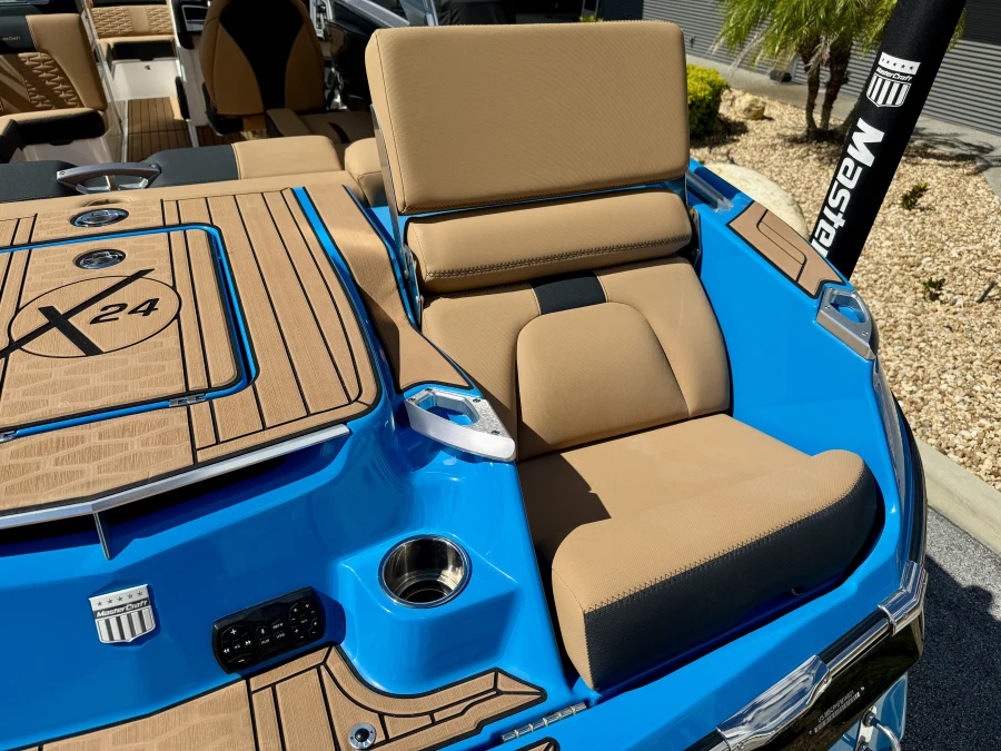 2021-mastercraft-x24-147596-image24