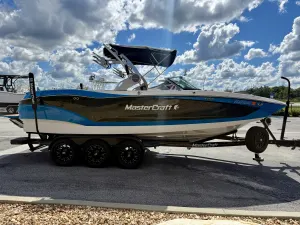 2021-mastercraft-x24-147596-image5