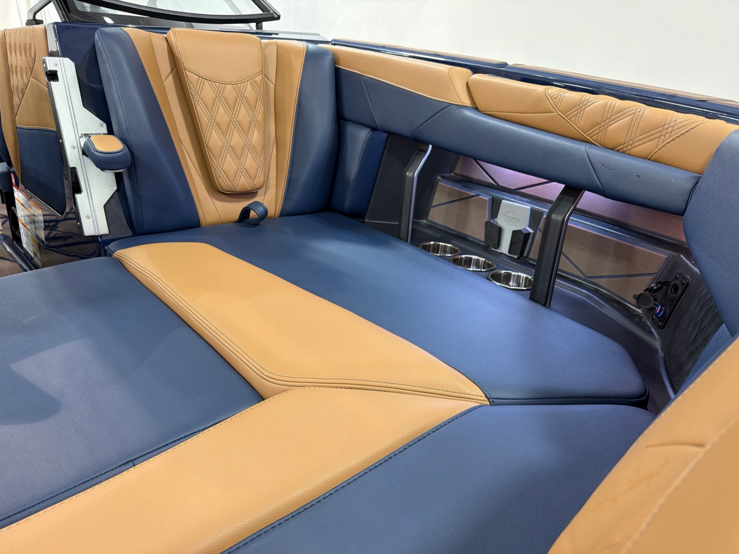 2027 Malibu M242
