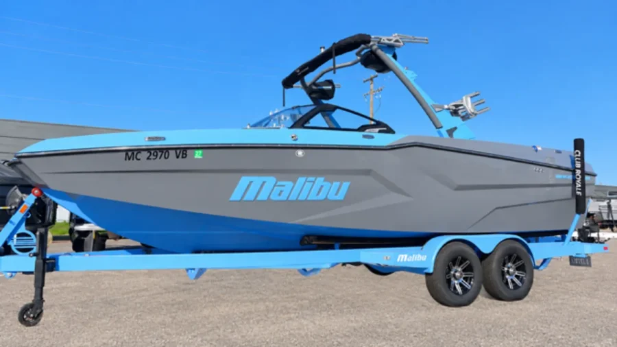 2025-malibu-wakesetter-24-mxz-147608-image1.webp