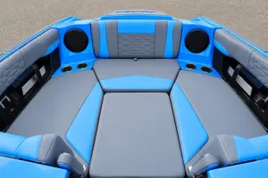 2025 Malibu 24 MXZ Icon