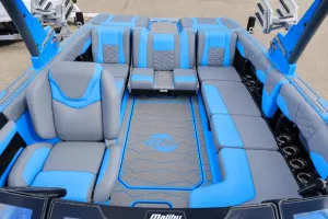 2025 Malibu 24 MXZ Icon