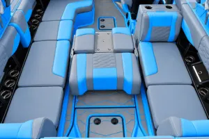2025 Malibu 24 MXZ Icon