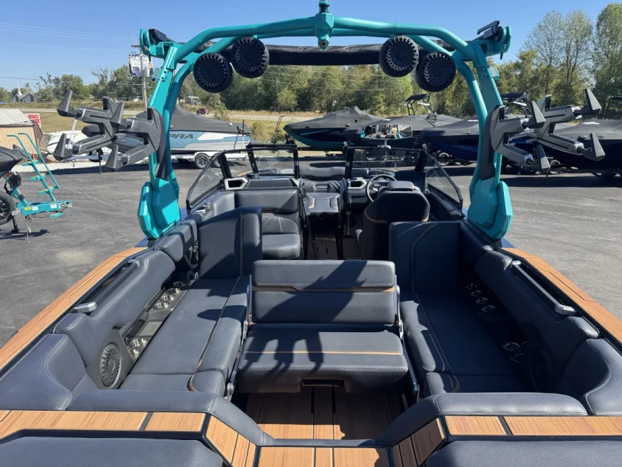2027-supra-r245-147609-image8.webp