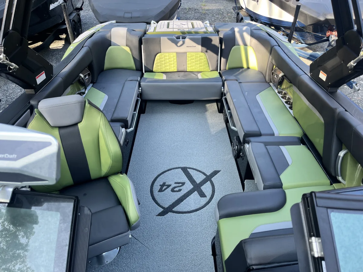 2022 MasterCraft X24