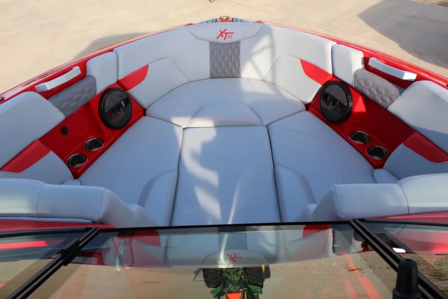 2023-mastercraft-xt23-147619-image3.webp