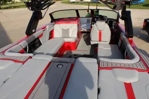 2023-mastercraft-xt23-147619-image4.webp