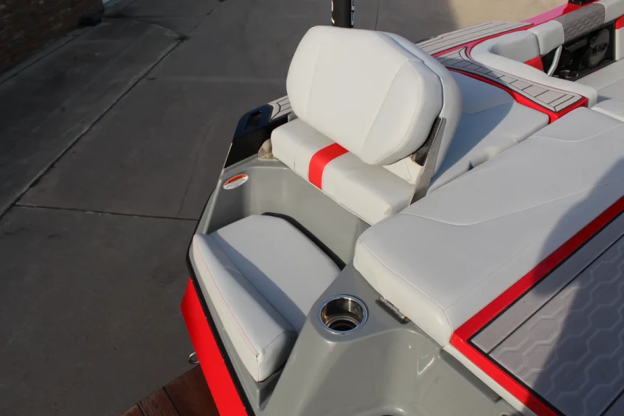 2023-mastercraft-xt23-147619-image5.webp