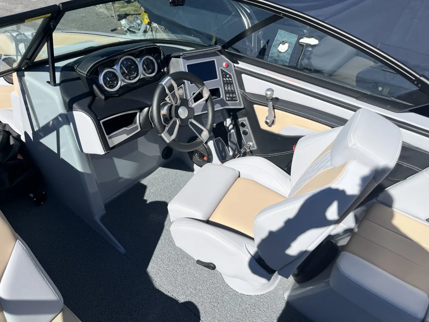 2023 MasterCraft XT23
