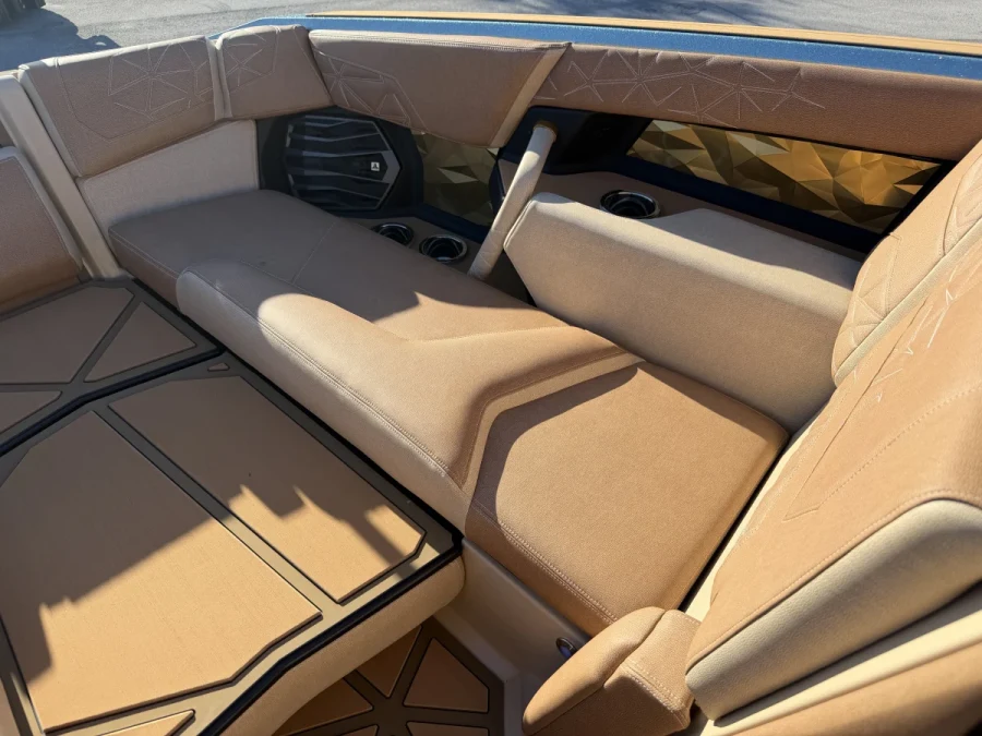 2027-nautique-g25-paragon-147638-image1.webp