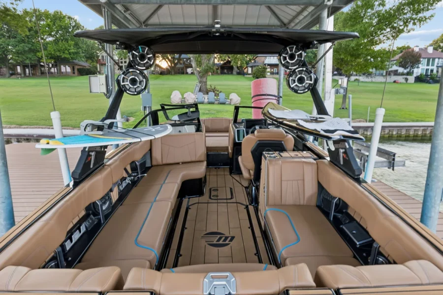 2022-malibu-wakesetter-24-mxz-147641-image2.webp
