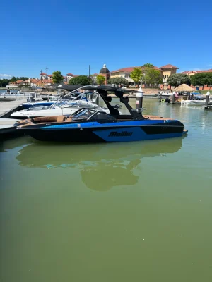 2022-malibu-wakesetter-24-mxz-147641-image6.webp