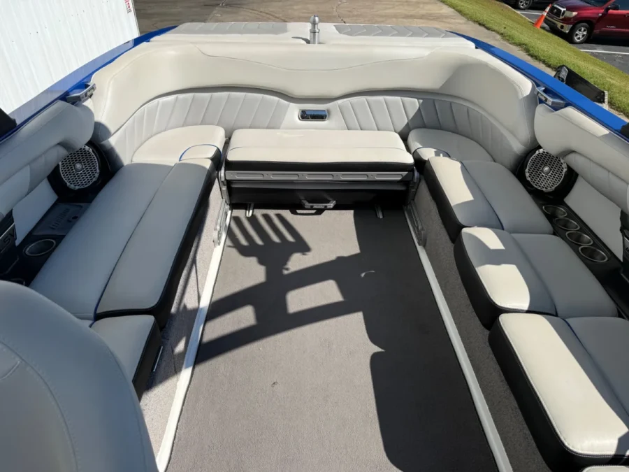 2016-malibu-wakesetter-25-lsv-147656-image1.webp