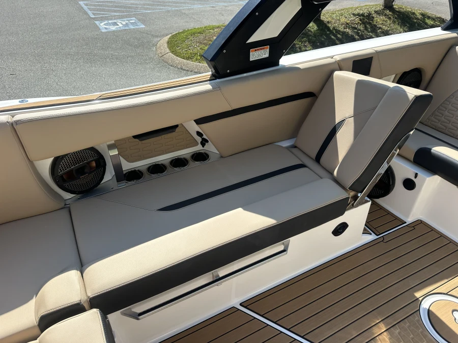 2024-mastercraft-x24-147660-image14