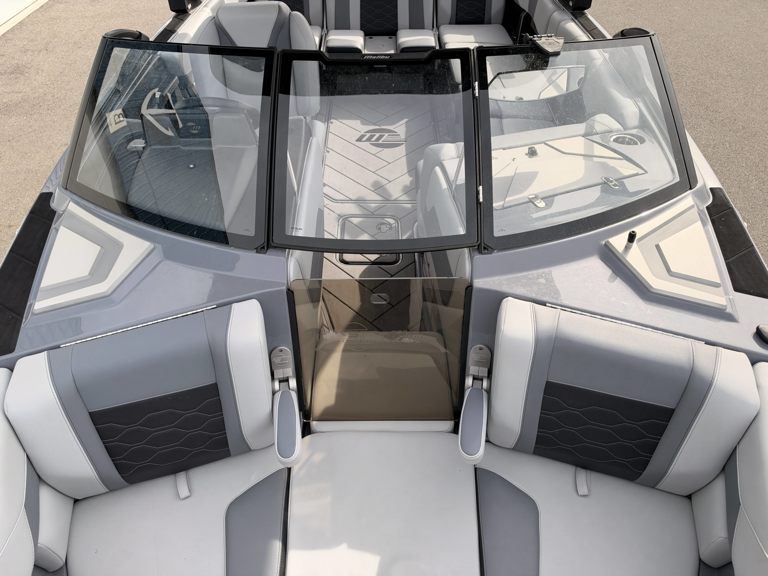 2024 Malibu 23 LSV