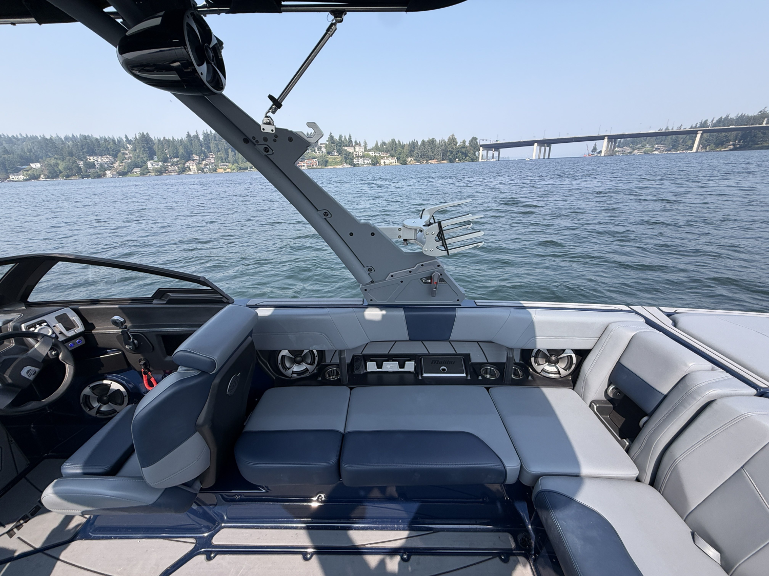 2021 Malibu 23 LSV
