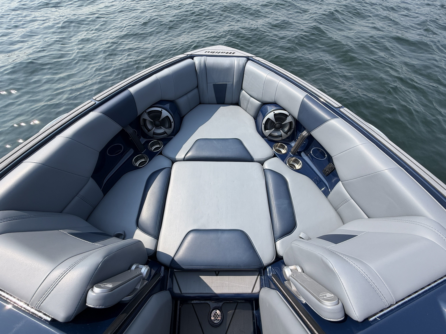 2021 Malibu 23 LSV