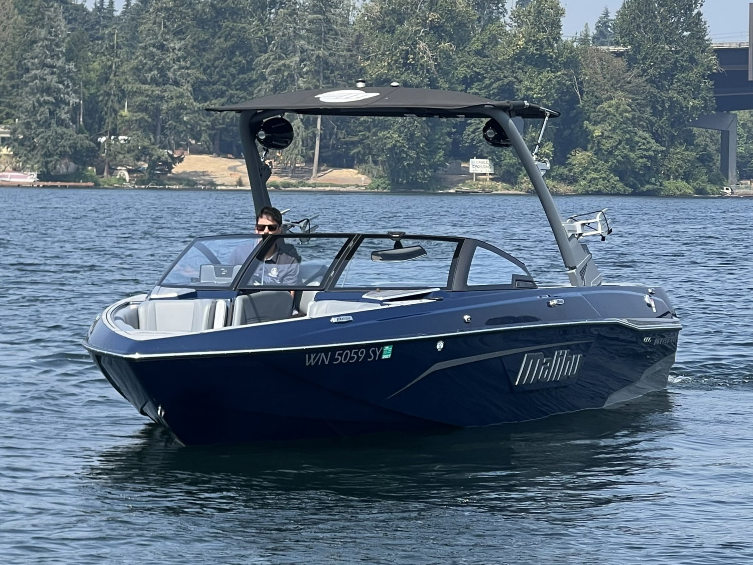 2021 Malibu 23 LSV