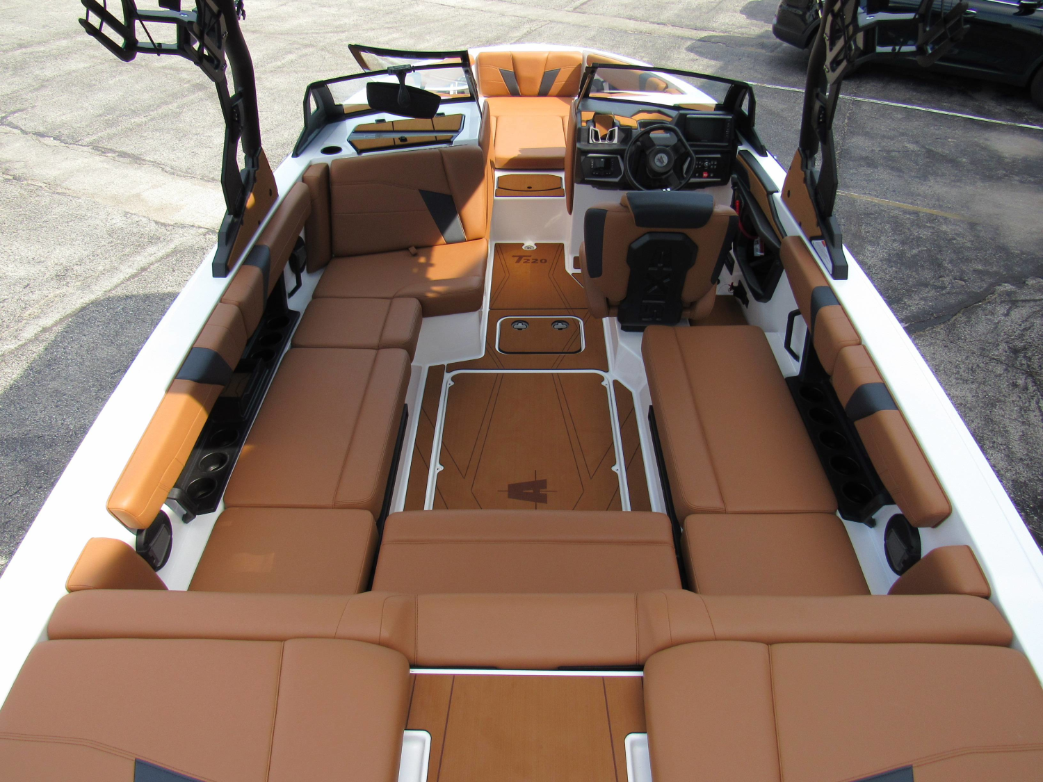2027 Axis T220