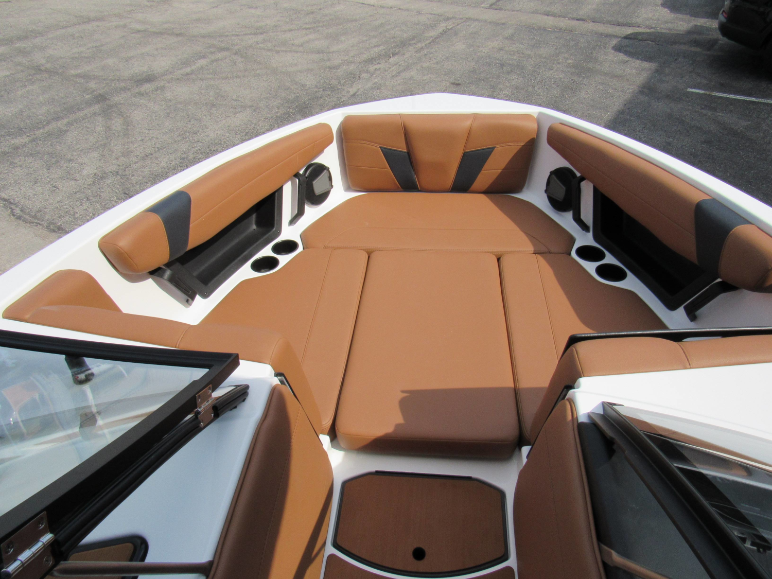 2027 Axis T220