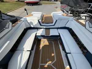 2027-nautique-g23-147674-image15