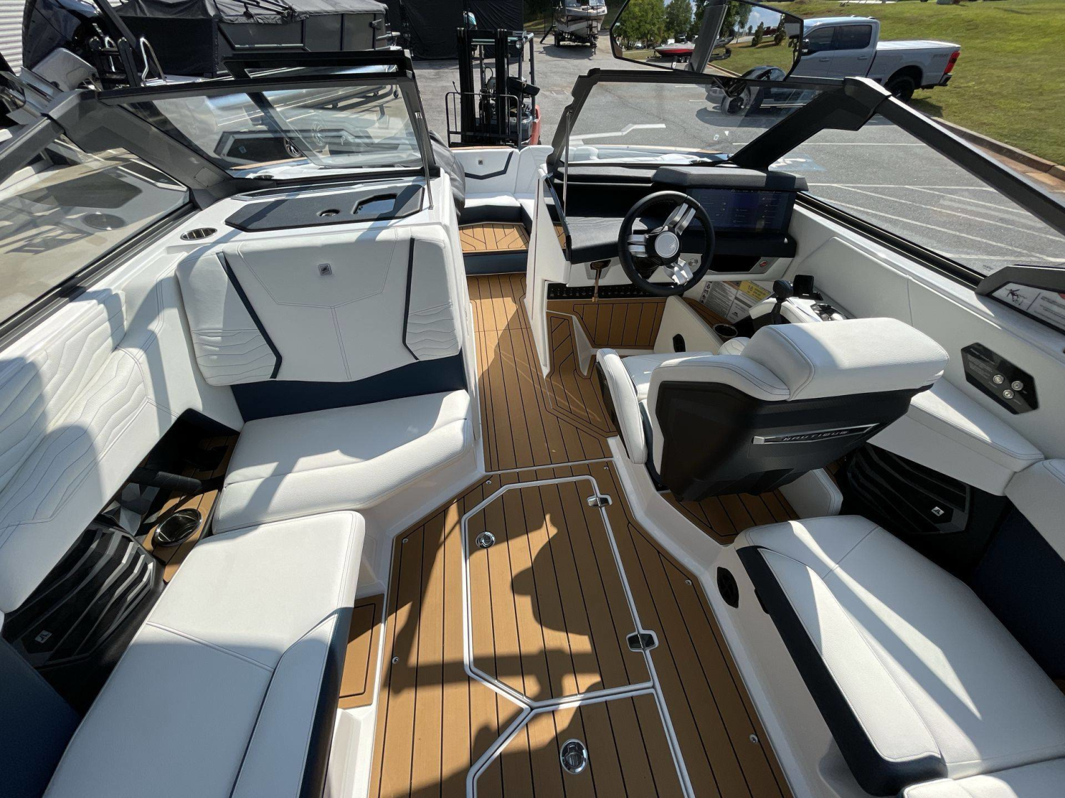 2027 Nautique G23