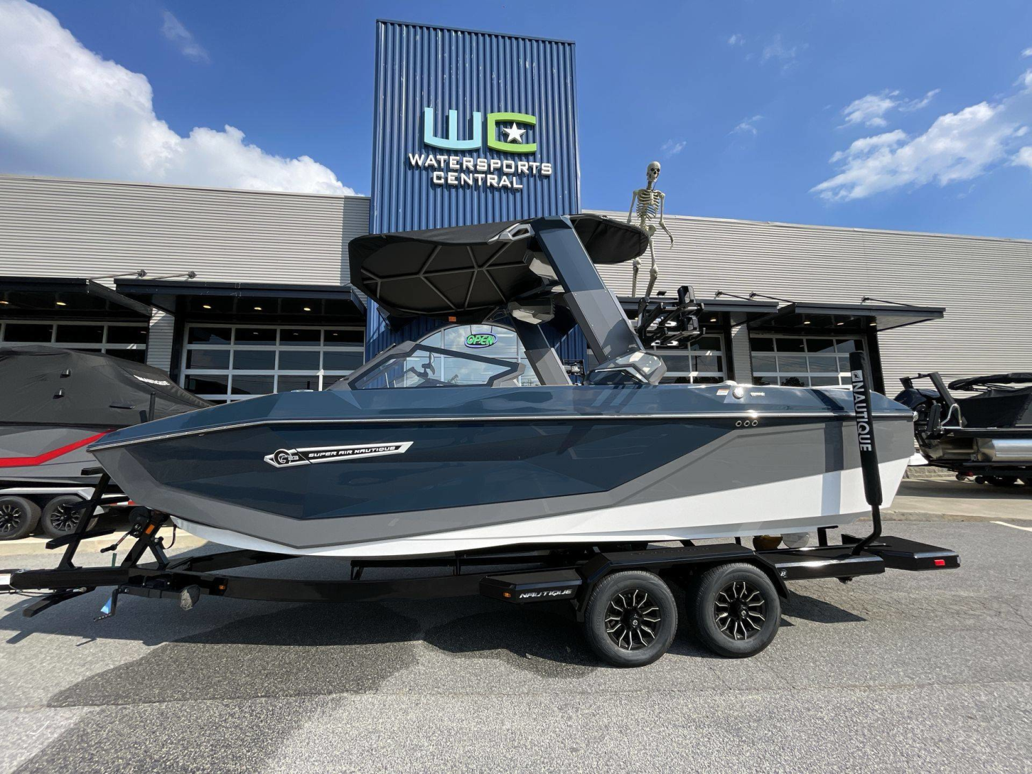 2027 Nautique G23