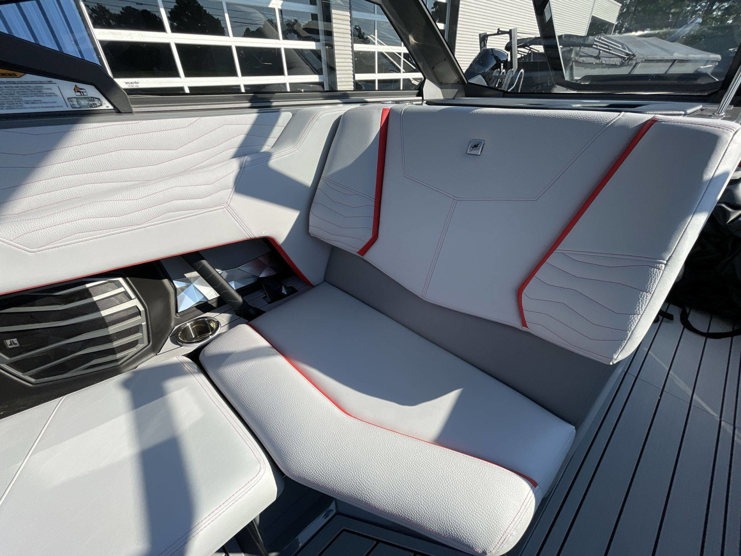2027 Nautique G25