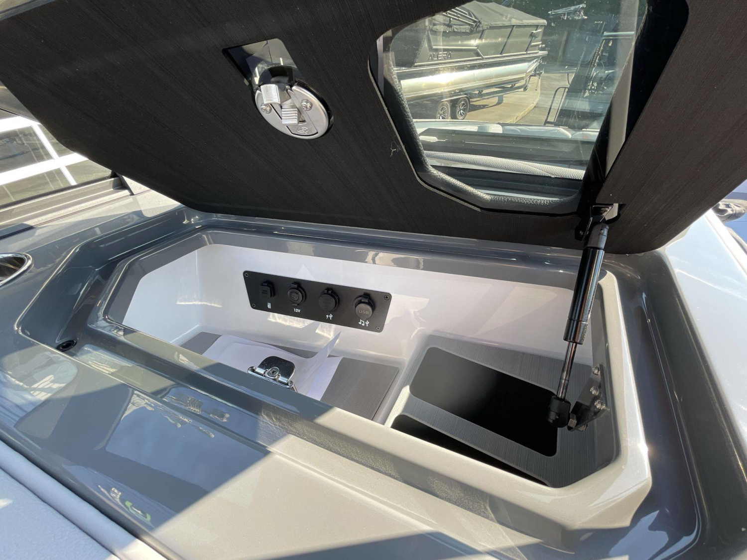 2027 Nautique G25