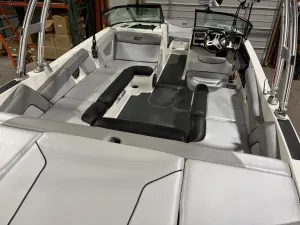 2017-mastercraft-nxt22-147682-image16