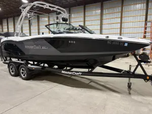 2017-mastercraft-nxt22-147682-image1