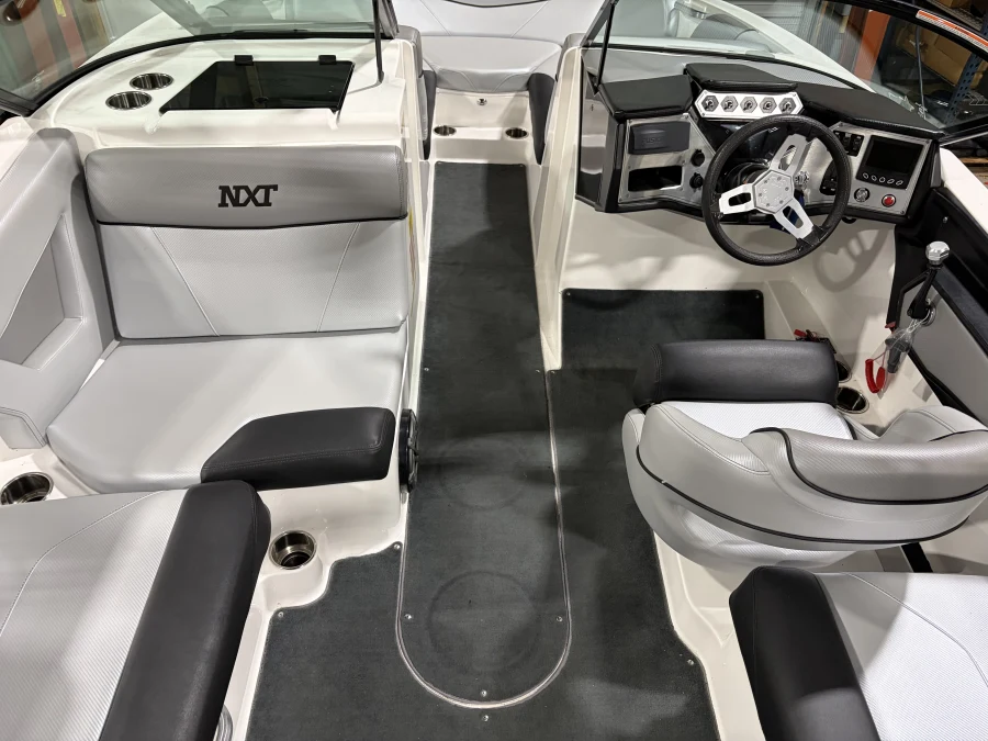 2017-mastercraft-nxt22-147682-image5