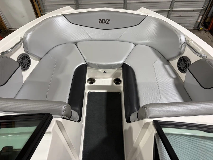 2017-mastercraft-nxt22-147682-image6