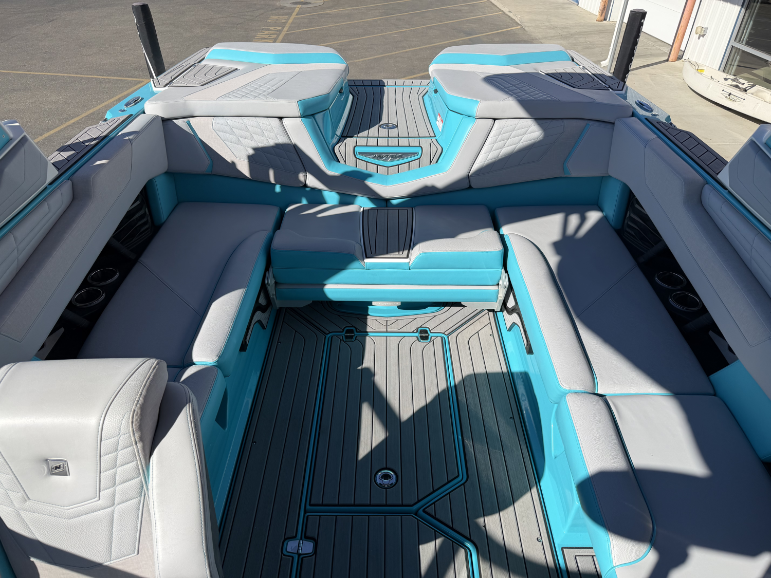 2024 Nautique G23