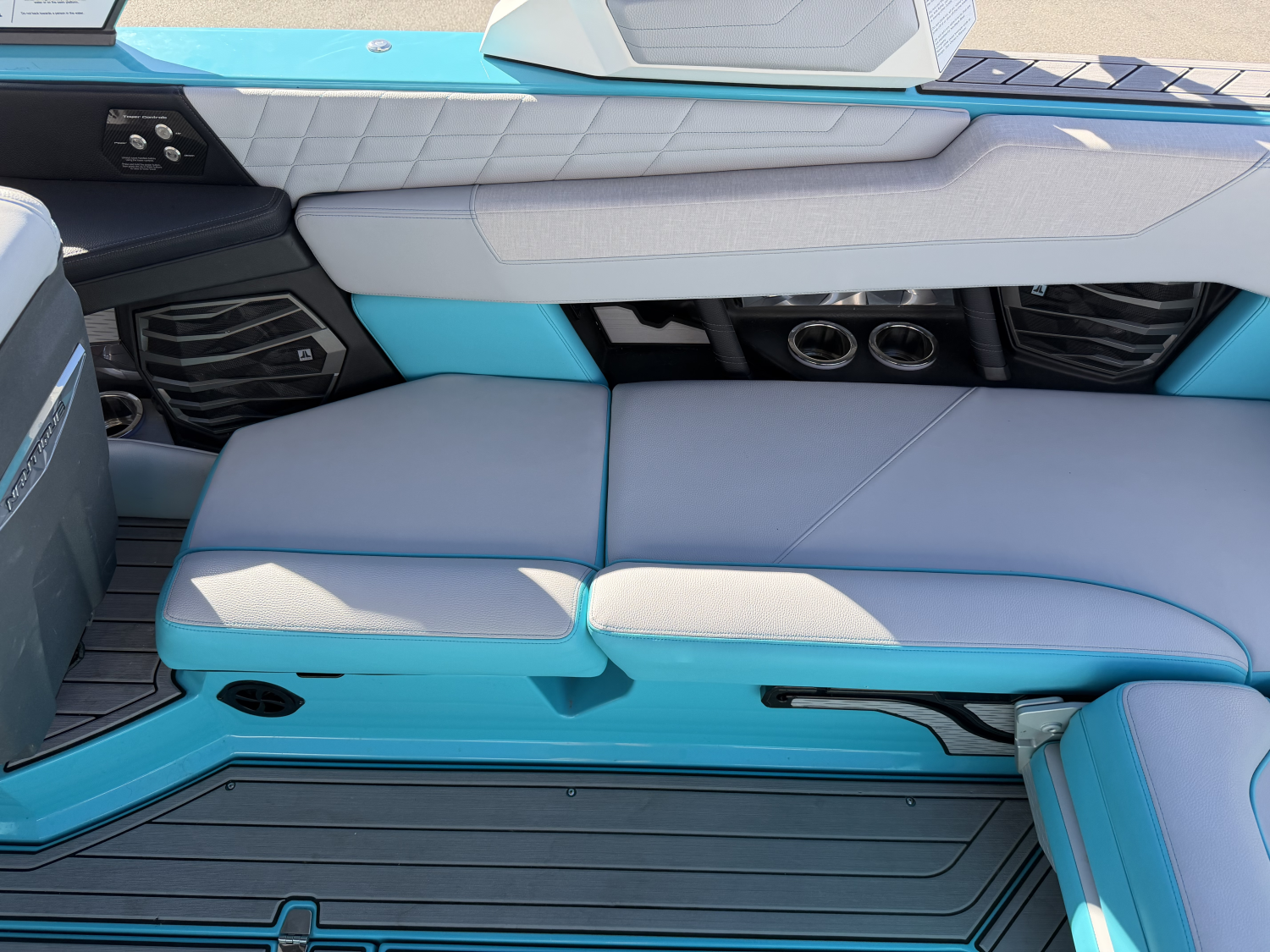 2024 Nautique G23