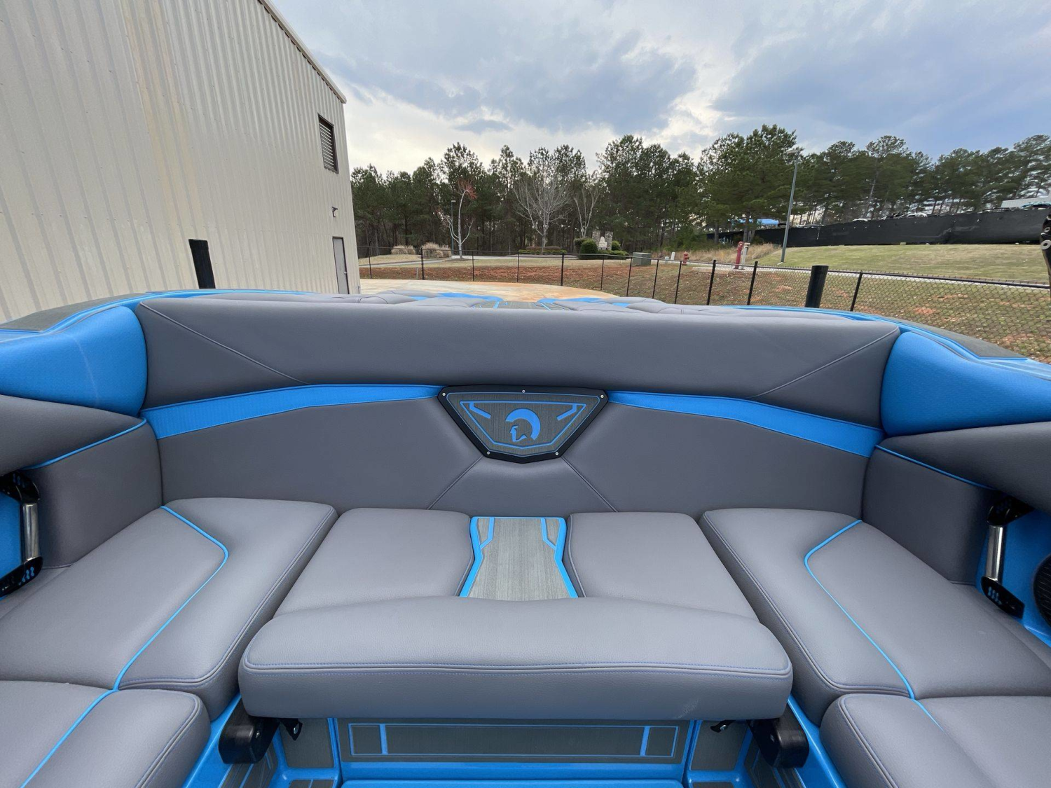 2025 Centurion NV213