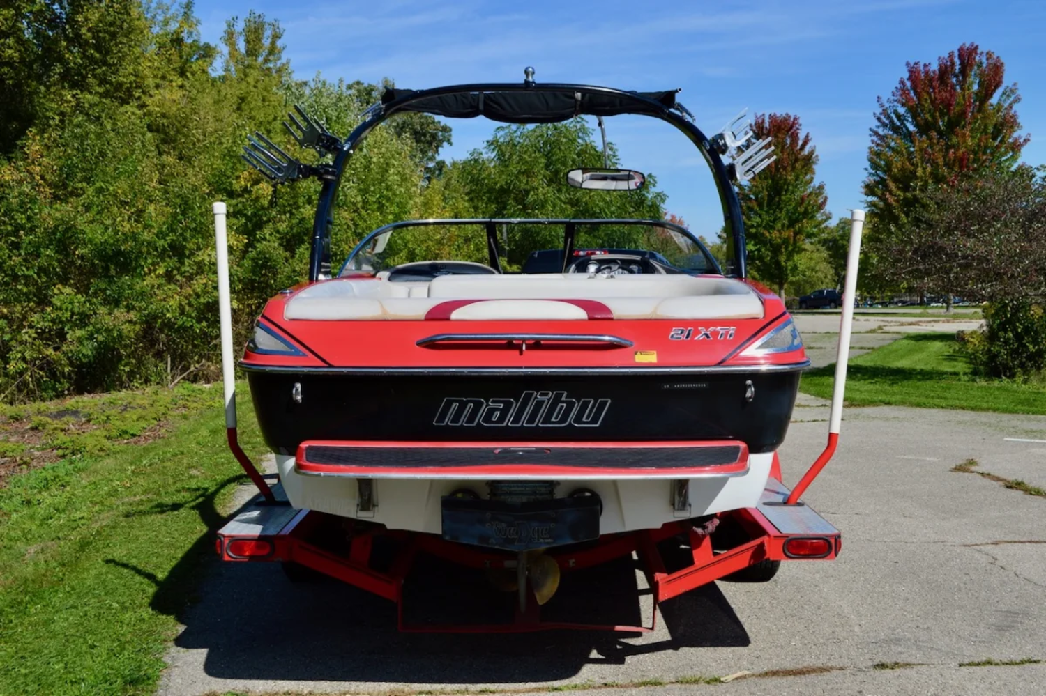 Malibu Sunsetter XTi with Trailer