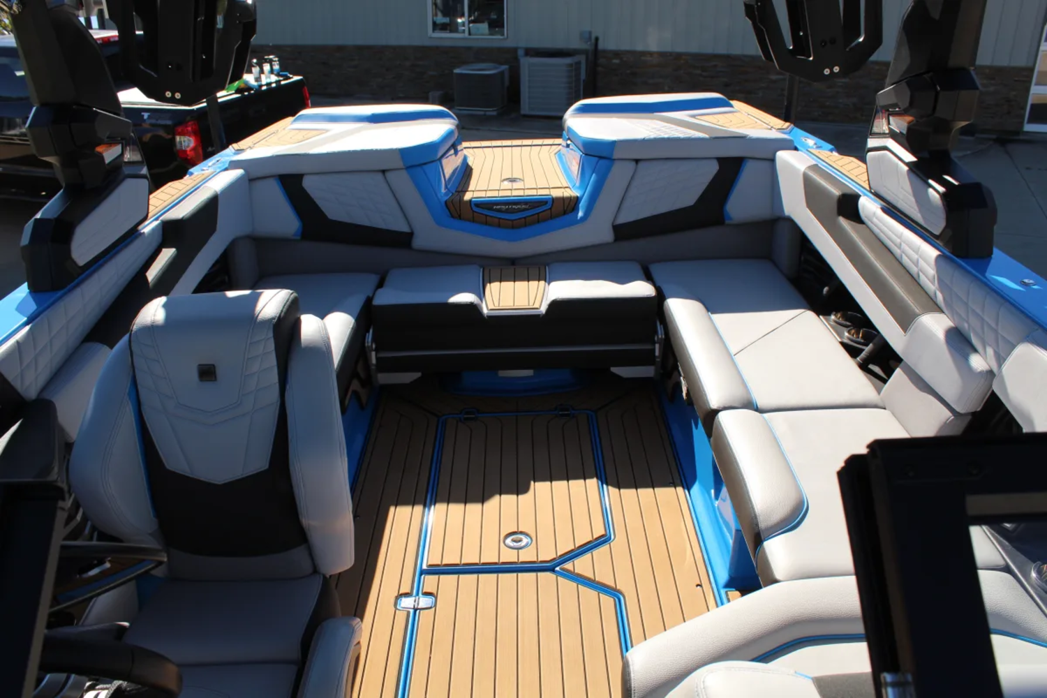 2023 Nautique G23