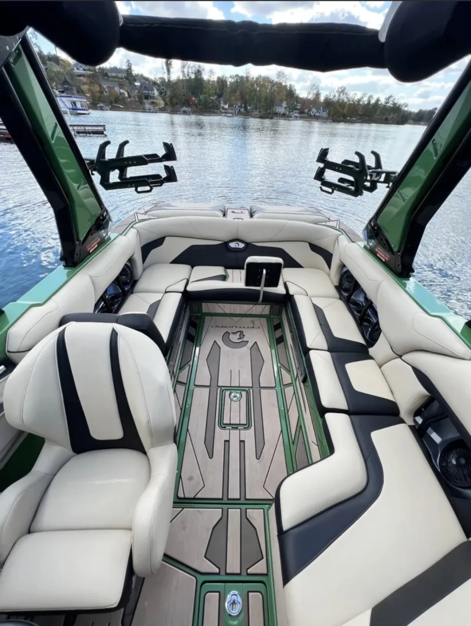 2023 Centurion Boats Ri230
