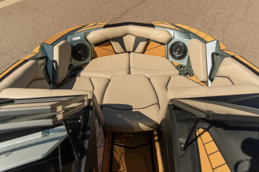 2026-centurion-fe23-147744-image6.webp