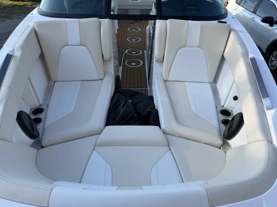 2024-mastercraft-x24-147745-image4.webp